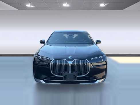 Certified 2024 BMW i7 xDrive60 image 6