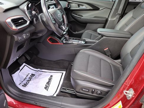 Used 2021 Chevrolet TrailBlazer RS w/ Sun and Liftgate Package image 11
