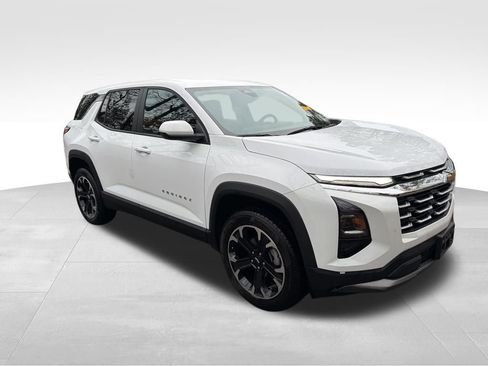 Used 2025 Chevrolet Equinox LT image 6