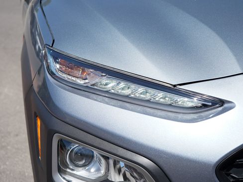 Used 2021 Hyundai Kona SEL Plus FWD image 2
