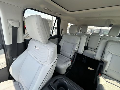 New 2026 Ford Expedition Platinum image 14
