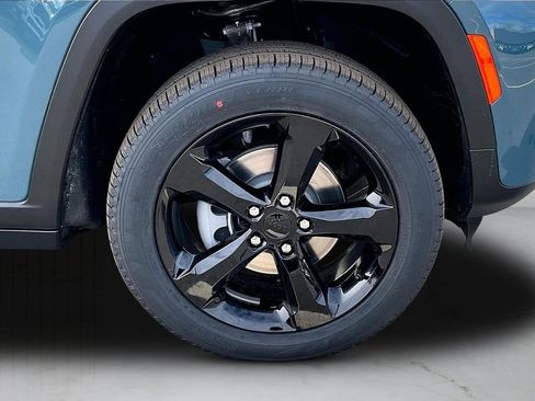 New 2026 Jeep Grand Cherokee Limited w/ Limited Altitude Package AWD/4WD image 33