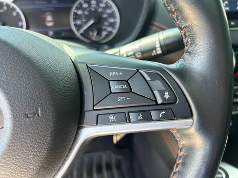 Used 2022 Nissan Sentra SR w/ SR Premium Package FWD image 24