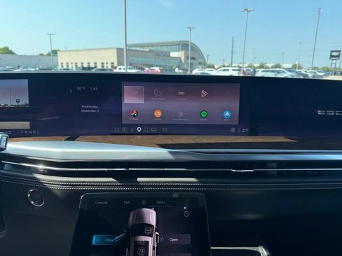 Certified 2025 Cadillac Escalade Sport Platinum w/ LPO, ONYX Package AWD/4WD image 21