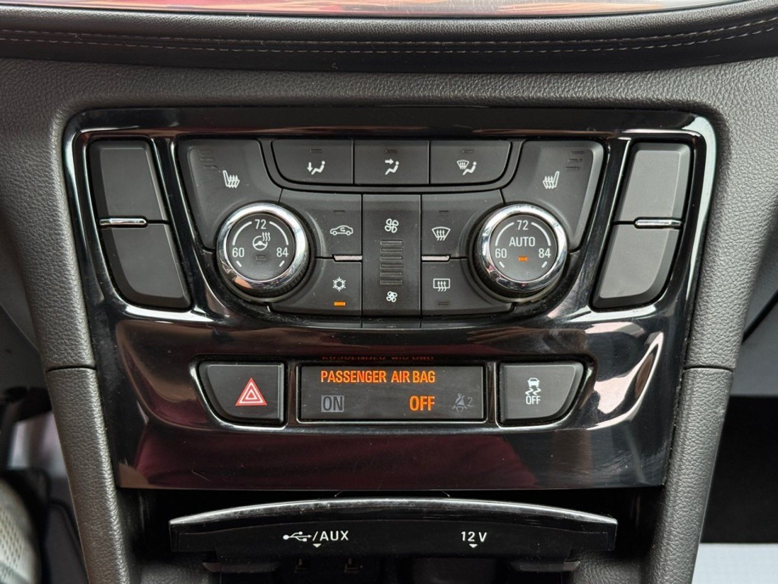 Used 2020 Buick Encore Essence FWD image 16