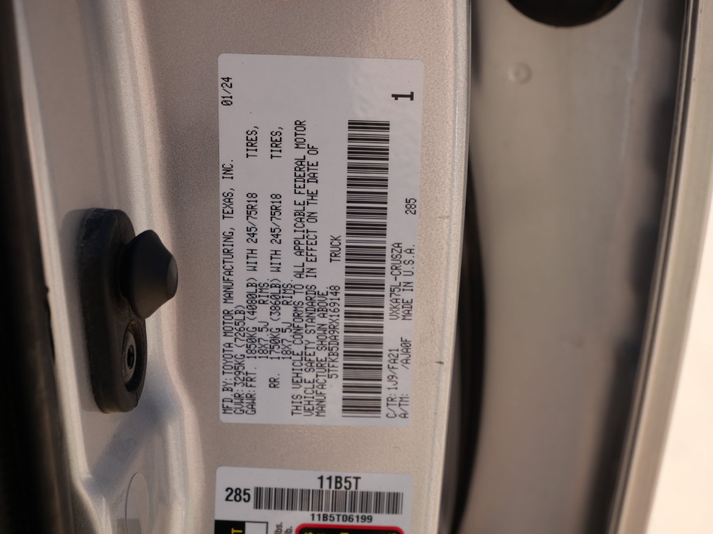 Used 2024 Toyota Tundra SR AWD/4WD image 32