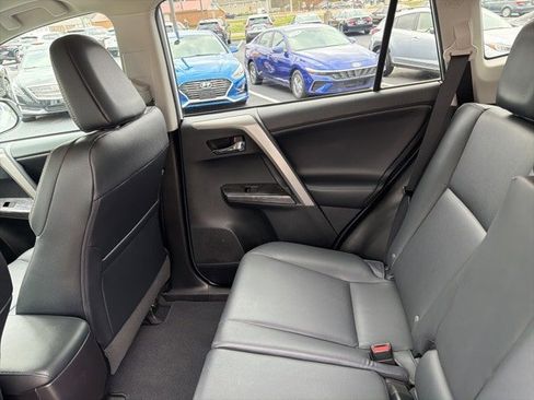 Used 2018 Toyota RAV4 Platinum image 16