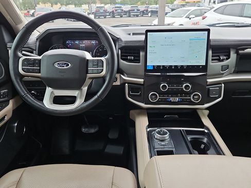 Used 2022 Ford Expedition XLT RWD image 17