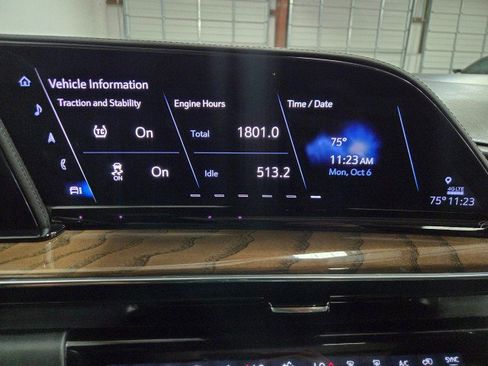 Used 2023 Cadillac Escalade ESV Sport Platinum w/ LPO, ONYX Package image 65