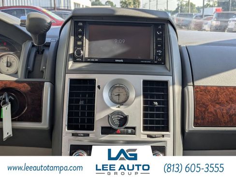 Used 2010 Chrysler Town & Country Touring FWD image 18