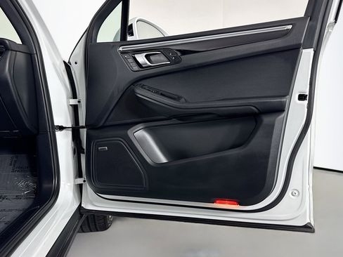 Used 2023 Porsche Macan image 22