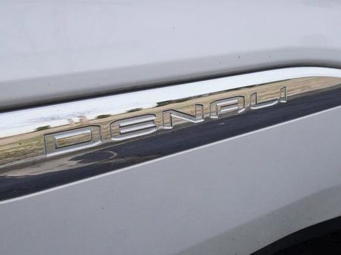 Used 2023 GMC Acadia Denali w/ Denali Ultimate Package image 49