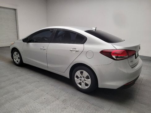 Used 2017 Kia Forte LX FWD image 3