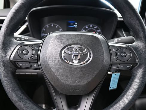Used 2025 Toyota Corolla LE image 25