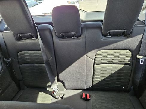 Used 2025 Nissan Pathfinder SV AWD/4WD image 14