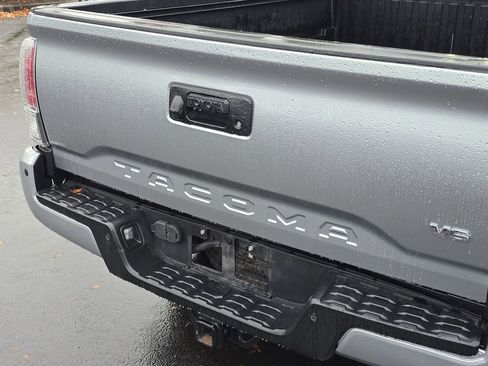 Used 2022 Toyota Tacoma SR5 image 16