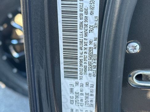 Used 2017 RAM 2500 Laramie image 33