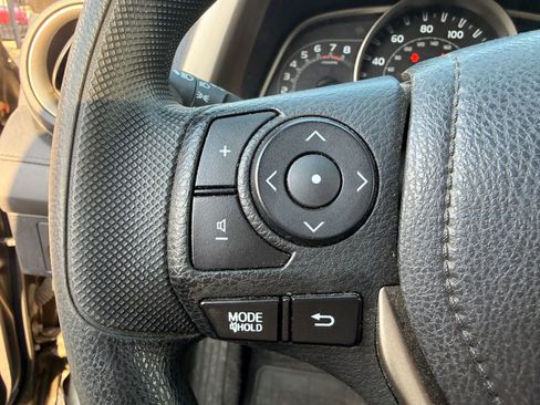 Used 2015 Toyota RAV4 LE image 15