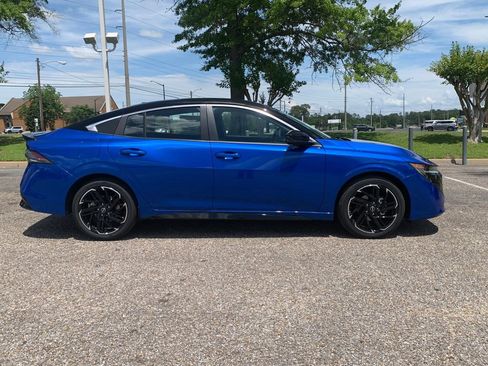 New 2026 Nissan Sentra SR w/ SR Premium Package FWD image 2