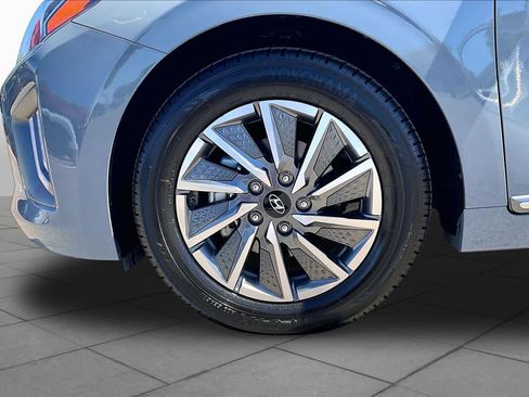 Used 2021 Hyundai Ioniq Limited FWD image 10