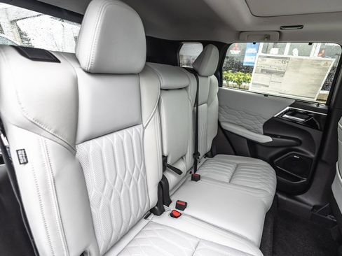 New 2026 Mitsubishi Outlander SEL image 34