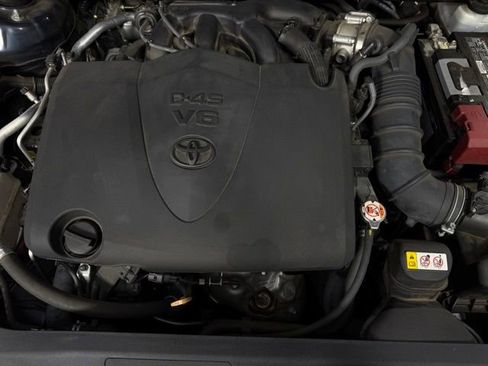 Used 2019 Toyota Camry XSE image 13