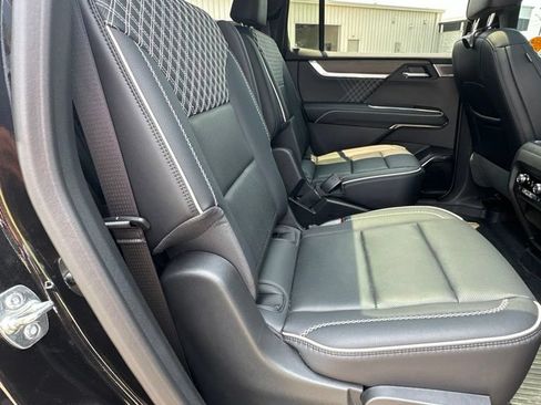 Certified 2025 GMC Acadia Denali w/ Super Cruise Package AWD/4WD image 12