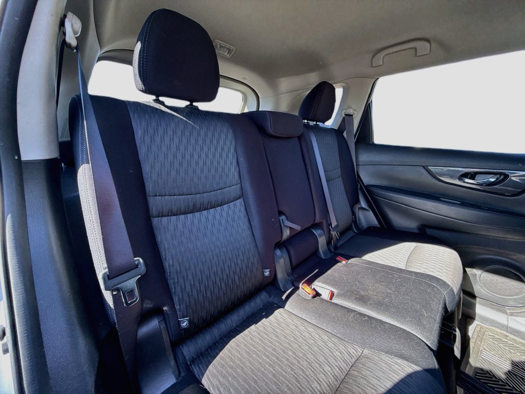Used 2017 Nissan Rogue SV FWD image 33