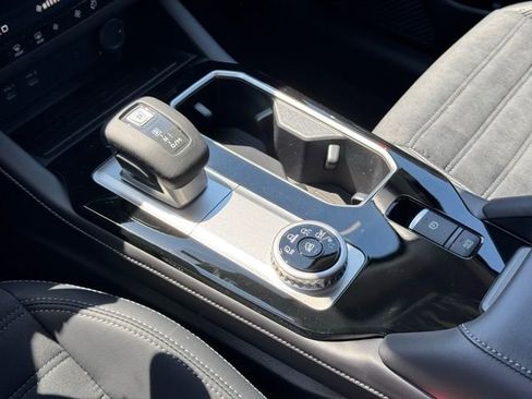 New 2026 Mitsubishi Outlander FWD image 16