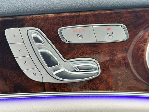 Used 2019 Mercedes-Benz E 300 4MATIC image 28