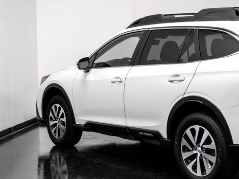 Used 2020 Subaru Outback Premium image 12