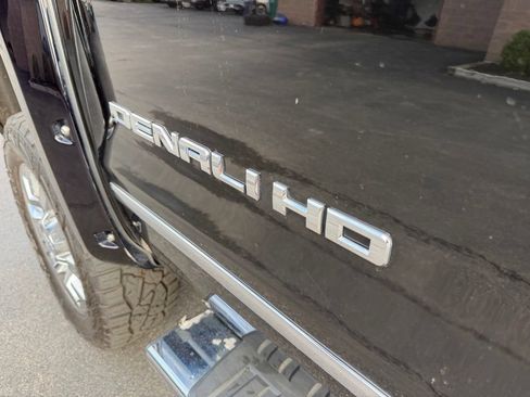 Used 2018 GMC Sierra 2500 Denali w/ Duramax Plus Package AWD/4WD image 12
