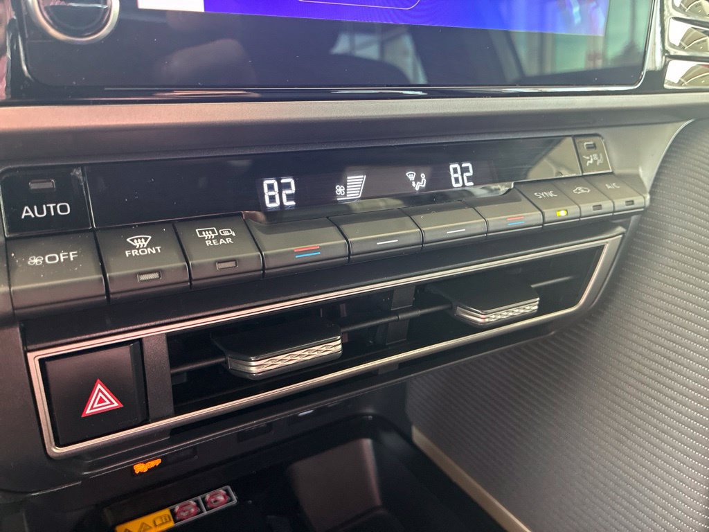 Used 2025 Toyota Camry SE FWD image 49