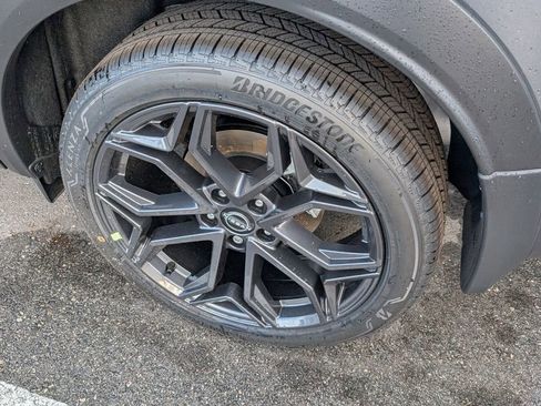 New 2025 Nissan Kicks SR image 8