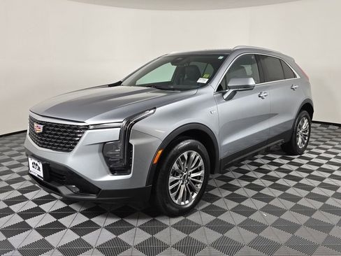 Used 2024 Cadillac XT4 Premium Luxury image 7