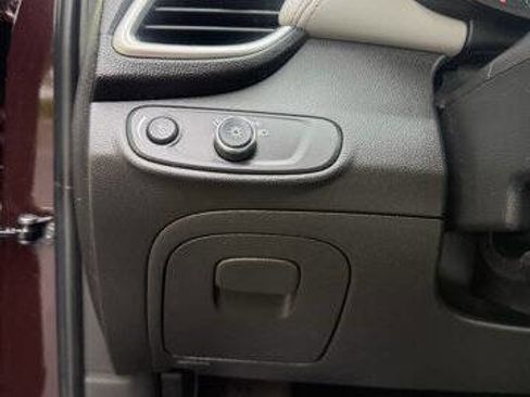 Used 2021 Chevrolet Trax LT w/ Sport Edition AWD/4WD image 15