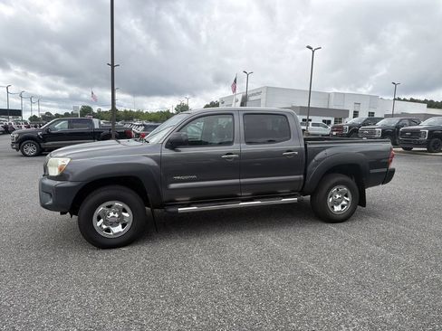 Used 2014 Toyota Tacoma PreRunner w/ Convenience Package RWD image 4