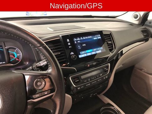 Used 2022 Honda Pilot Touring image 3