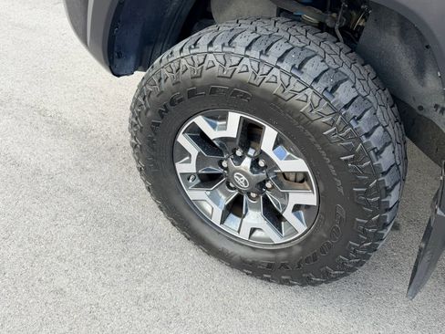 Used 2019 Toyota Tacoma TRD Off-Road AWD/4WD image 20