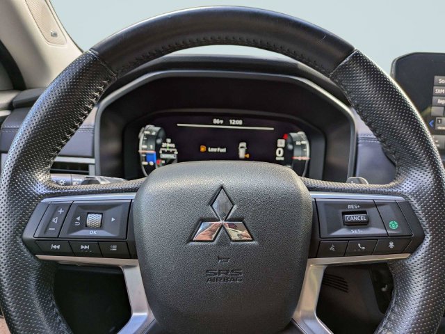 Used 2024 Mitsubishi Outlander SE FWD image 30