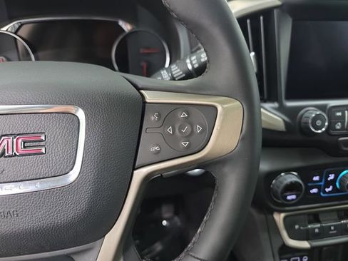Used 2024 GMC Terrain Denali w/ Denali Premium Package AWD/4WD image 18
