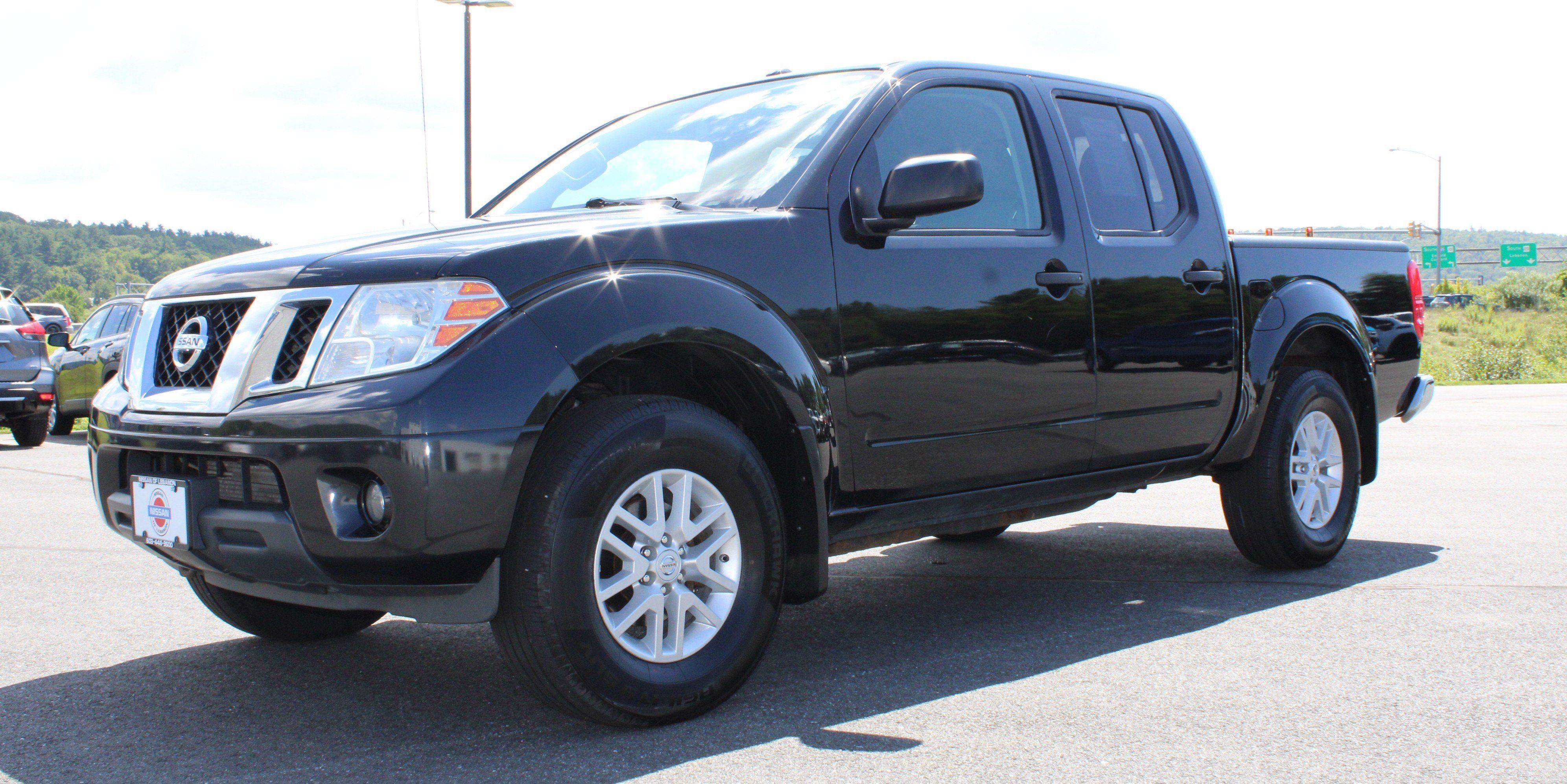Used 2017 Nissan Frontier SV w/ SV Value Truck Package AWD/4WD image 2