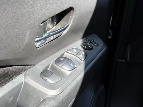 Used 2024 Nissan Kicks SV FWD image 15