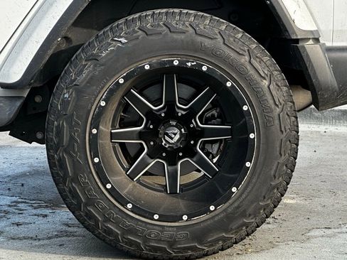 Used 2022 Jeep Wrangler Unlimited Sahara w/ LED Lighting Group image 3