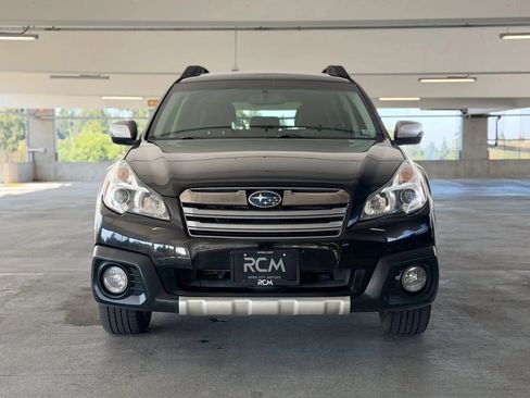 Used 2013 Subaru Outback 3.6R Limited AWD/4WD image 2