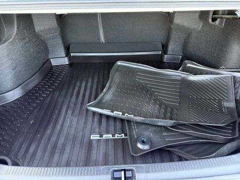 Used 2018 Toyota Camry XLE image 21