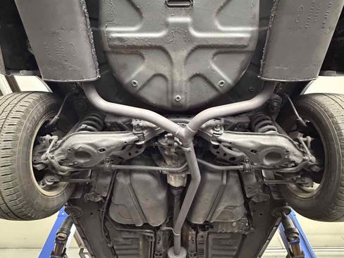 Used 2016 Ford Explorer XLT w/ Equipment Group 202A AWD/4WD image 28