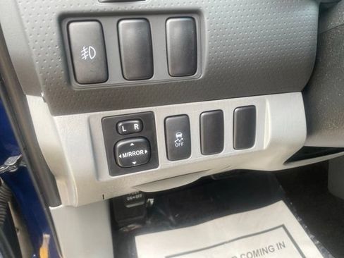 Used 2014 Toyota Tacoma PreRunner w/ SR5 Package RWD image 19