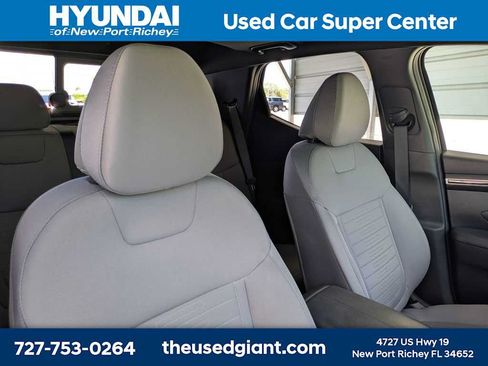 Used 2023 Hyundai Santa Cruz SEL w/ Activity Package FWD image 6