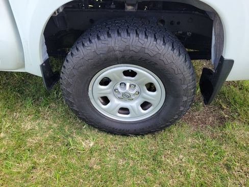 Used 2023 Nissan Frontier S w/ Technology Package AWD/4WD image 6